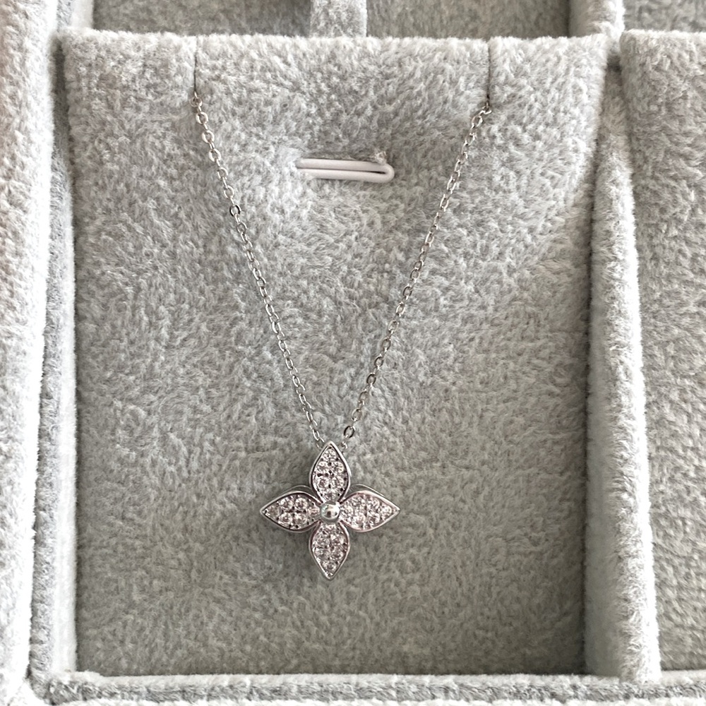 Sterling Silver Clover Necklace
